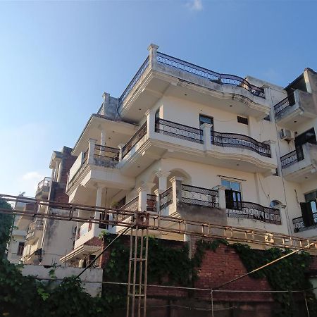 Varuna Palace-Fully Vaccinated Staff Varanasi Eksteriør billede