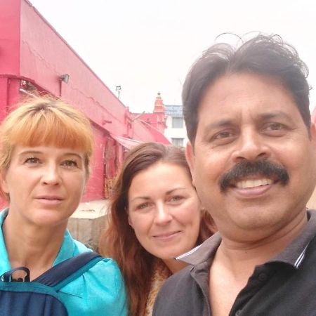 Varuna Palace-Fully Vaccinated Staff Varanasi Eksteriør billede