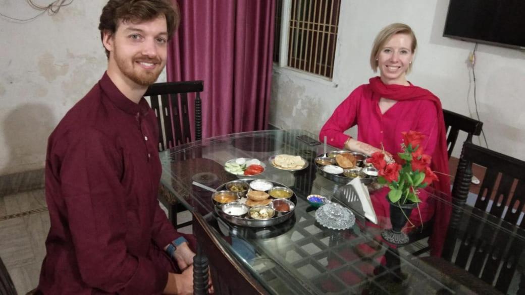 Varuna Palace-Fully Vaccinated Staff Varanasi Eksteriør billede
